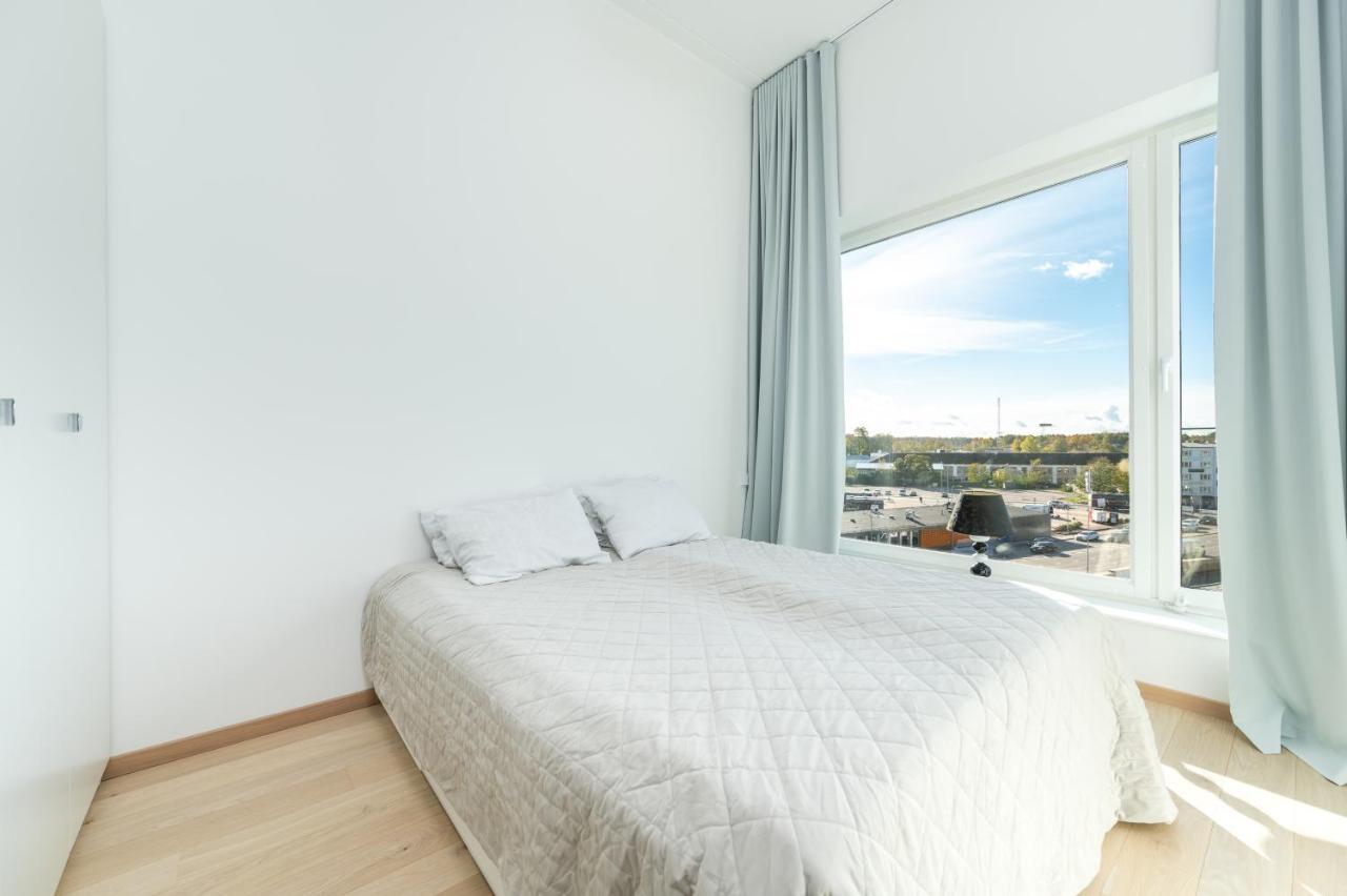 Brand New 2bdroom Free Parking Apartment *